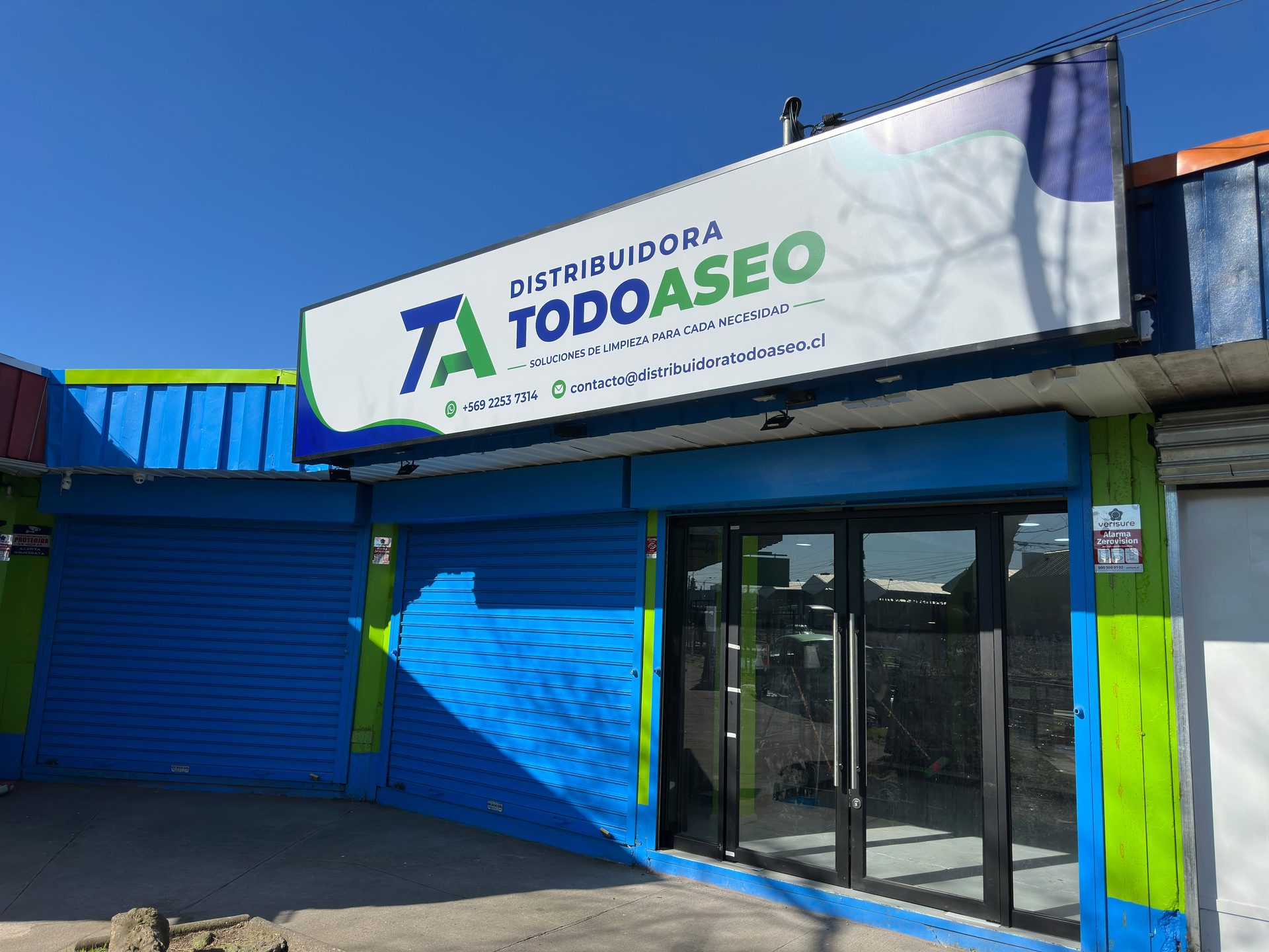 Local de Distribuidora Todo Aseo en Los Ángeles